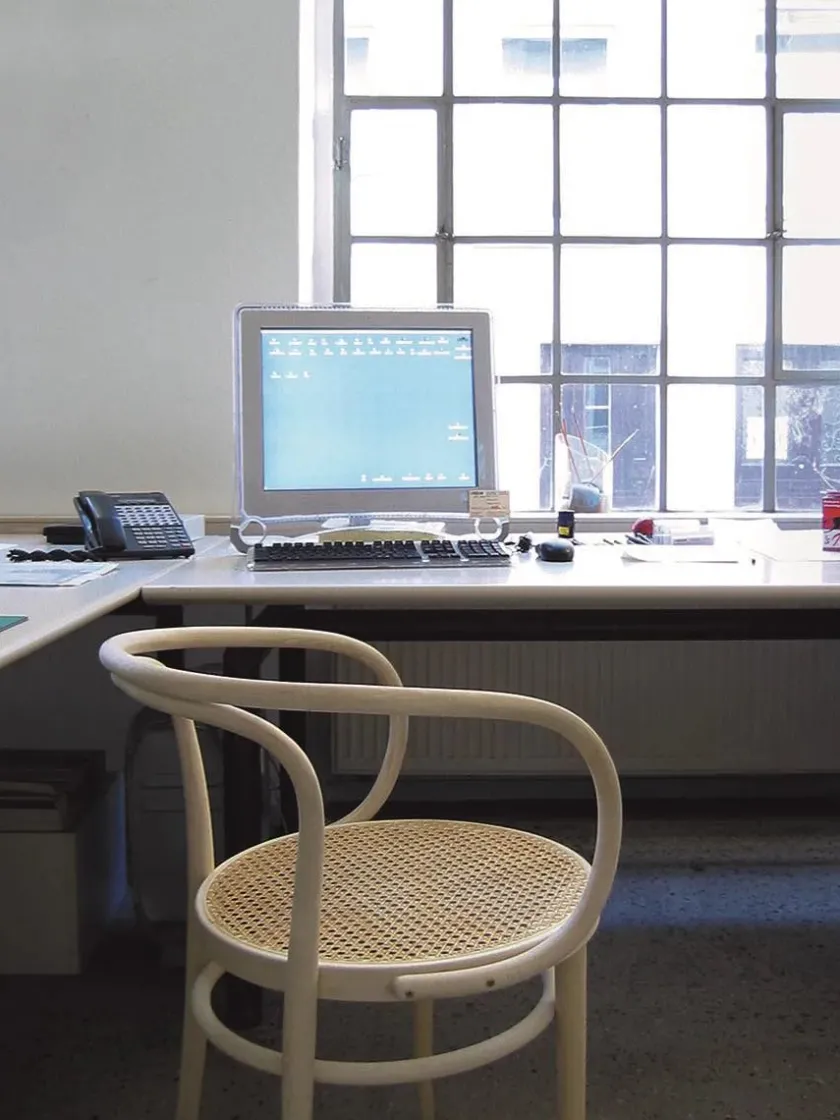 Thonet Spisebordsstole<209 Armstol, sort fra