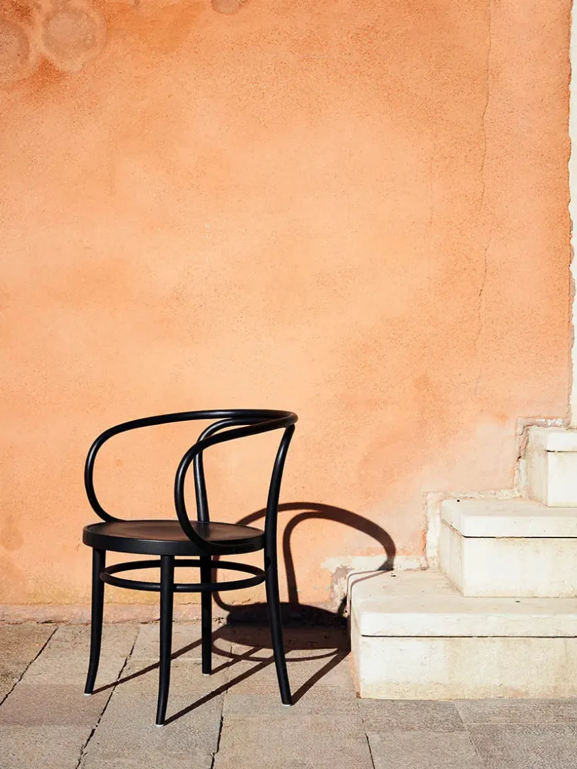 Thonet Spisebordsstole<209 Armstol, sort fra