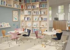 Børn Fritz Hansen Børnestole<3130 Grand Prix Barnestol, midnight blue fra