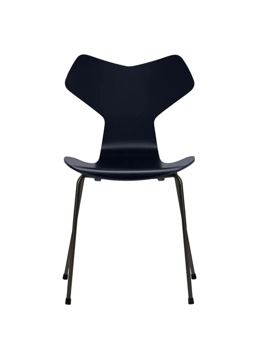 Fritz Hansen Spisebordsstole<3130 Grand Prix stol lakeret af Arne Jacobsen