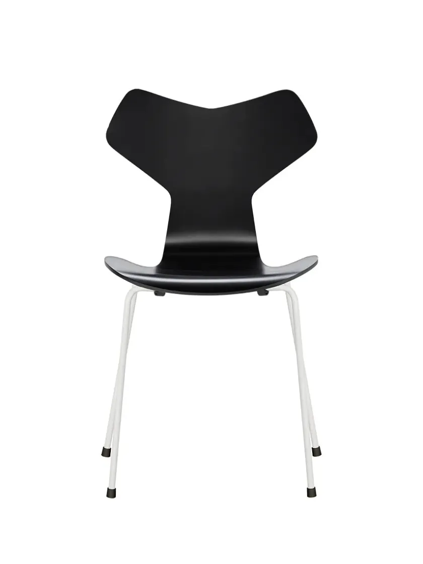 Fritz Hansen Spisebordsstole<3130 Grand Prix stol lakeret af Arne Jacobsen
