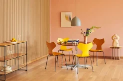 Fritz Hansen Spisebordsstole<3130 Grand Prix stol lakeret af Arne Jacobsen