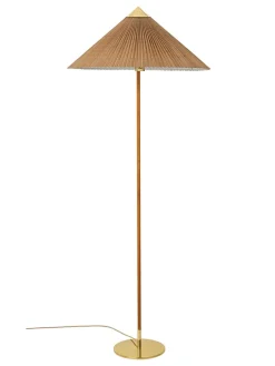 GUBI Gulvlamper|Spots<9602 Gulvlampe i Bambus fra