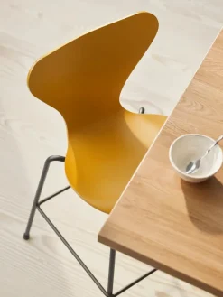 Børn Fritz Hansen Børnestole<3177 Junior Højstol, farvet ask af Arne Jacobsen