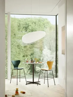 Børn Fritz Hansen Børnestole<3177 Junior Højstol, farvet ask af Arne Jacobsen