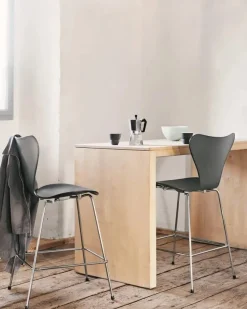 Fritz Hansen Barstole<3187 Lav Barstol af Arne Jacobsen