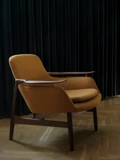 House of Finn Juhl Lænestole<53 Lænestol, valnød af Finn Juhl