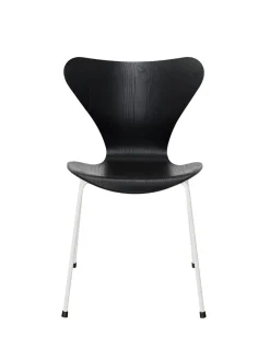 Fritz Hansen Spisebordsstole<3107 Serie 7 stol i farvet ask af Arne Jacobsen