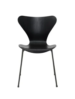 Fritz Hansen Spisebordsstole<3107 Serie 7 stol i farvet ask af Arne Jacobsen