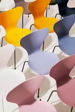 Fritz Hansen Spisebordsstole<3107 Serie 7 stol lakeret af Arne Jacobsen