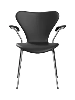 Fritz Hansen Spisebordsstole<3207 stol m/armlæn, fuldpolstret Essential læder sort/sort stel af Arne Jacobsen