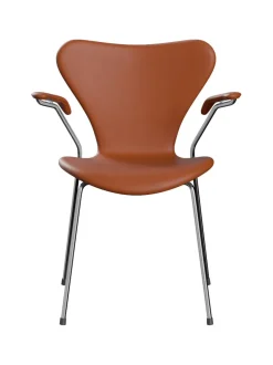 Fritz Hansen Spisebordsstole<3207 stol m/armlæn, fuldpolstret Essential læder sort/sort stel af Arne Jacobsen