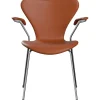 Fritz Hansen Spisebordsstole<3207 stol m/armlæn, fuldpolstret Essential læder valnød/krom stel af Arne Jacobsen