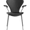 Fritz Hansen Spisebordsstole<3207 stol m/armlæn, fuldpolstret Essential læder sort/krom stel af Arne Jacobsen
