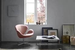 Fritz Hansen Lænestole<3320 Svanen i stof (prisgruppe 2) af Arne Jacobsen