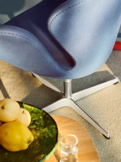 Fritz Hansen Lænestole<3320 Svanen i stof (prisgruppe 1) af Arne Jacobsen