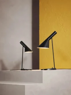 Louis Poulsen Skrivebordslamper|Spots<AJ Mini bordlampe fra