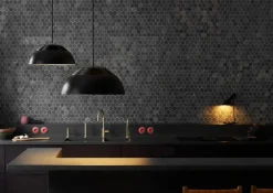 Louis Poulsen Spots<AJ Mini Table Lamp, grey/brass af Arne Jacobsen