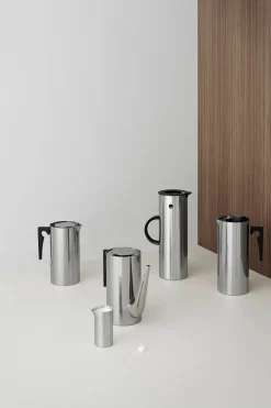 Stelton Gaver Til Ham|Kander<Arne Jacobsen Stempelkande, 1 l fra