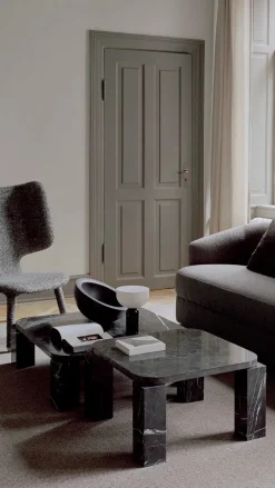 New Works Sofaborde<Atlas Sofabord 600x600, Unfilled Travertine fra