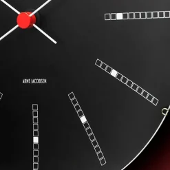 Arne Jacobsen Clocks Gaver Til Ham|Vægure<Bankers club vægur af Arne Jacobsen i sort (Ø: 29)