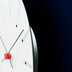 Arne Jacobsen Clocks Gaver Til Ham|Vægure<Bankers club vægur af Arne Jacobsen (Ø: 29)