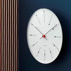 Arne Jacobsen Clocks Gaver Til Ham|Vægure<Bankers club vægur af Arne Jacobsen (Ø: 29)