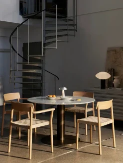 &Tradition Spisebordsstole<Betty TK9 Spisebordsstol, sortlakeret eg fra