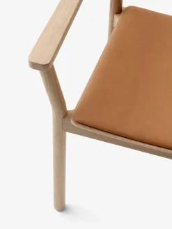 &Tradition Spisebordsstole<Betty TK11 Spisebordsstol, sortlakeret eg/sort læder fra