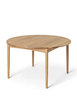 Carl Hansen & Søn Spiseborde<BM0121 Spisebord, sæbebehandlet eg af Børge Mogensen