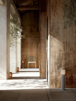 Louis Poulsen Spots|Udendørslamper<Bysted Garden Aluminium, Høj fra