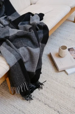 Silkeborg Uldspinderi Gaver Til Ham|Puder Og Plaider<Caracas Plaid, pine fra