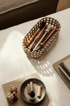 Ferm Living Service<Ceramic Basket, oval fra