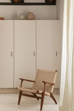 Carl Hansen & Søn Loungestole|Lænestole<CH25 Loungestol, eg sortmalet med naturflet af Hans J. Wegner