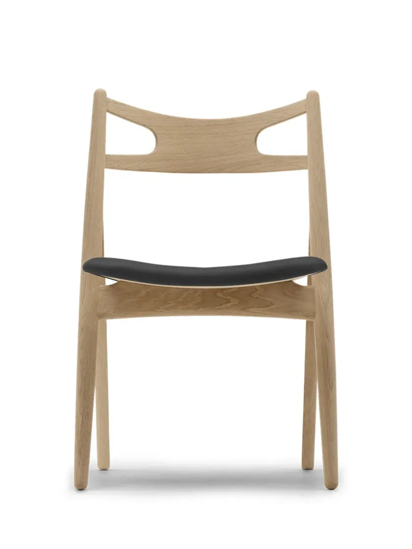 Carl Hansen & Søn Spisebordsstole<CH29 Savbukstolen i eg af Hans J. Wegner