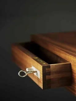 Carl Hansen & Søn Skriveborde<CH110 Skrivebord af Hans J. Wegner