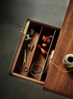 Carl Hansen & Søn Skriveborde<CH110 Skrivebord af Hans J. Wegner