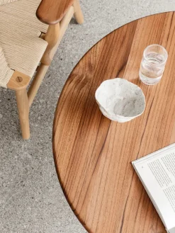 Carl Hansen & Søn Sofaborde<CH008 Sofabord, olieret teak/eg af Hans J. Wegner