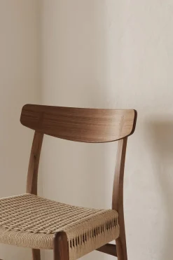 Carl Hansen & Søn Spisebordsstole<CH23 Spisestol, eg/valnød olie af Hans J. Wegner