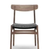 Carl Hansen & Søn Spisebordsstole<CH23 Spisestol, valnød olie med sort flet af Hans J. Wegner