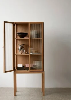 Audo Copenhagen Vitrineskabe<Curiosity Cabinet, high fra