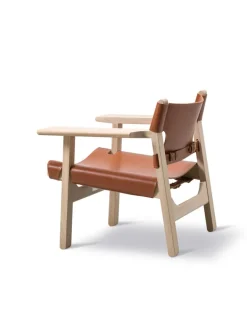 Fredericia Furniture Lænestole<Den Spanske Stol i mørkebrun læder, eg olie af Børge Mogensen