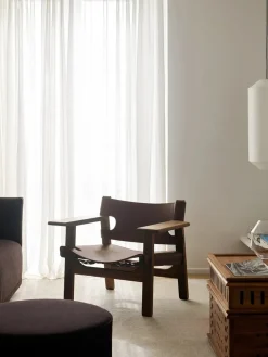 Fredericia Furniture Lænestole<Den Spanske Stol i naturfarvet læder, eg sæbe af Børge Mogensen