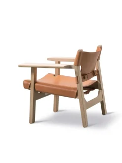 Fredericia Furniture Lænestole<Den Spanske Stol i naturfarvet læder, eg sæbe af Børge Mogensen