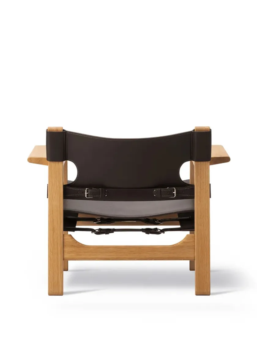 Fredericia Furniture Lænestole<Den Spanske Stol i sort læder, eg sæbe af Børge Mogensen
