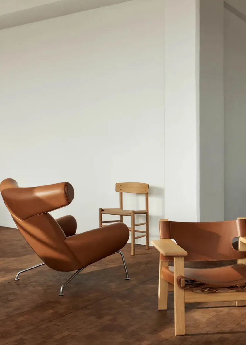 Fredericia Furniture Lænestole<Den Spanske Stol i sort læder, røget eg olie af Børge Mogensen