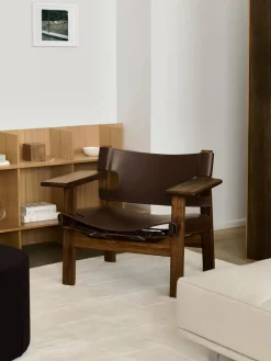 Fredericia Furniture Lænestole<Den Spanske Stol i sort læder, røget eg olie af Børge Mogensen