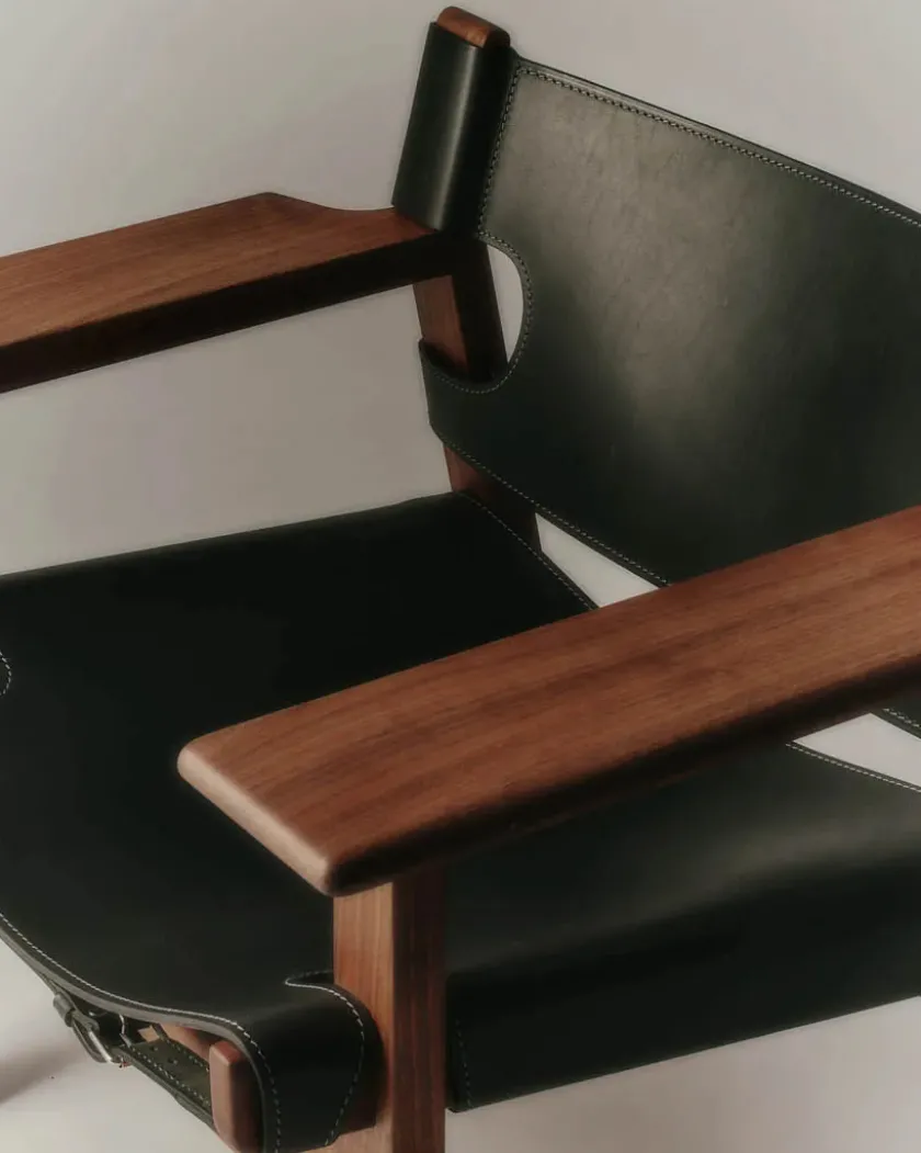 Fredericia Furniture Lænestole<Den Spanske Stol i sort læder, røget eg olie af Børge Mogensen