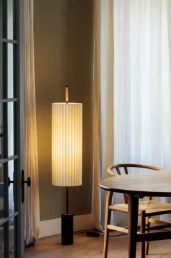 Santa & Cole Gulvlamper|Spots<Dórica Gulvlampe fra Santa and Cole