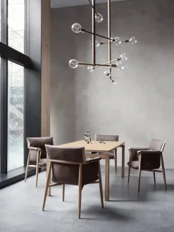 Carl Hansen & Søn Spisebordsstole<E005 Embrace Chair af EOOS